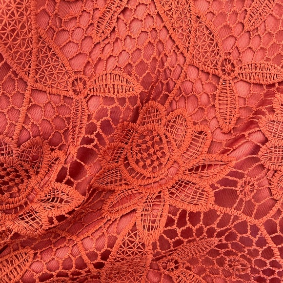 Rust coloured lace tank - Picture 2 of 3